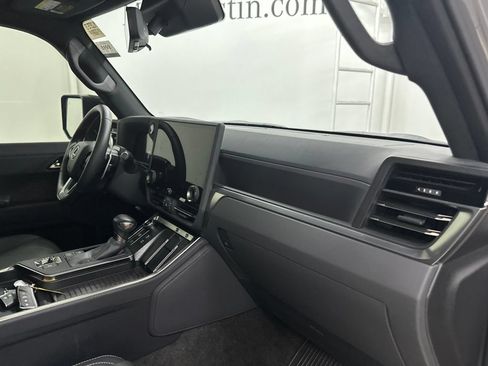 Used 2024 Lexus GX 550 w/ Accessory Package (Z1) AWD/4WD image 27