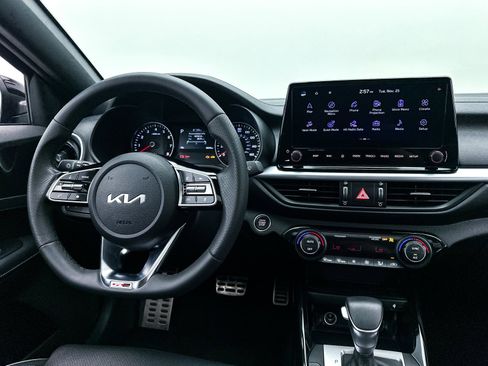 Used 2024 Kia Forte GT-Line w/ GT-Line Premium Package image 4