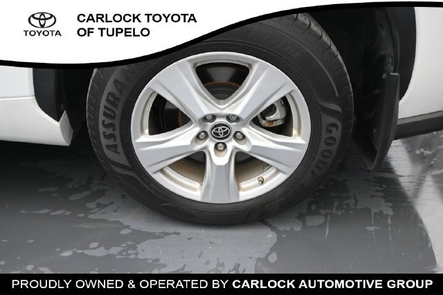 Used 2023 Toyota Highlander LE AWD/4WD image 18