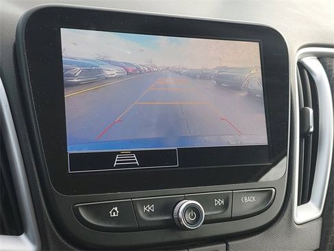 Used 2024 Chevrolet Malibu LT image 25