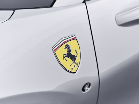 Used 2022 Ferrari F8 Tributo RWD image 39