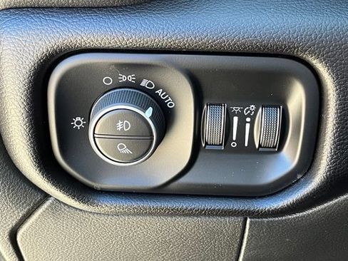 Used 2024 RAM 3500 Laramie AWD/4WD image 58