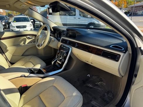 Used 2014 Volvo XC70 3.2 image 14