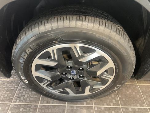 Used 2025 Subaru Forester Premium AWD/4WD image 5