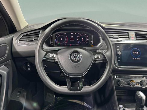 Used 2021 Volkswagen Tiguan SE image 13