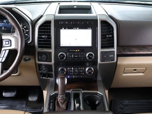 Used 2019 Ford F150 Lariat w/ Equipment Group 502A Luxury AWD/4WD image 17