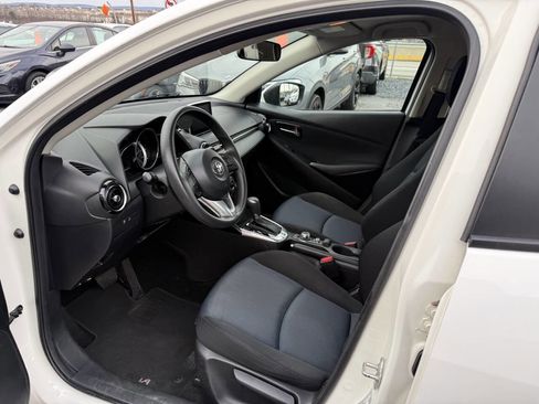 Used 2017 Toyota Yaris iA image 10