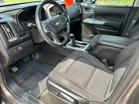 Used 2016 Chevrolet Colorado LT w/ LT Convenience Package RWD image 8