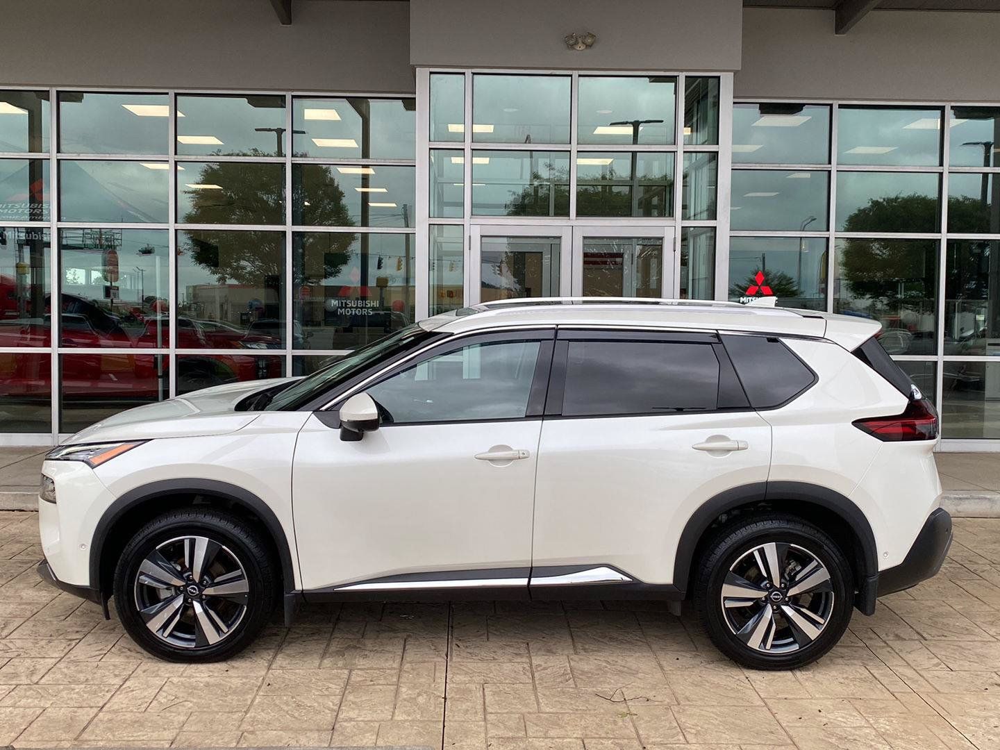 Certified 2023 Nissan Rogue SL w/ SL Premium Package AWD/4WD image 5