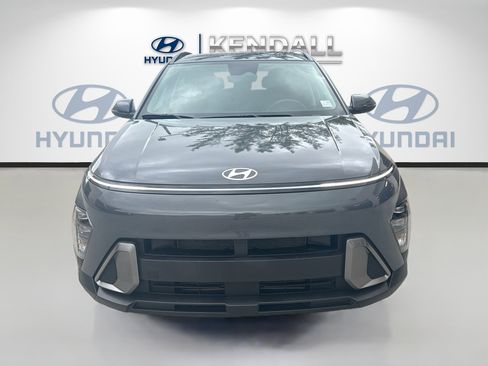 Used 2024 Hyundai Kona SEL FWD image 2
