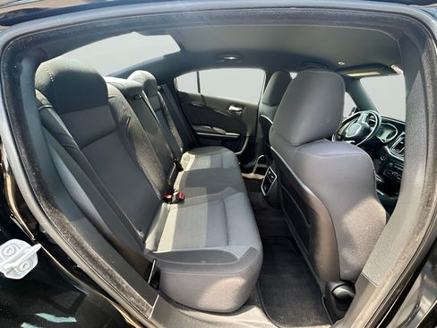 Used 2017 Dodge Charger SXT AWD/4WD image 16