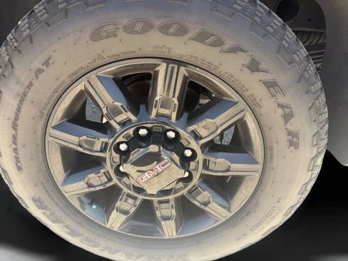Used 2024 GMC Sierra 2500 AT4 w/ AT4 Premium Plus Package AWD/4WD image 36