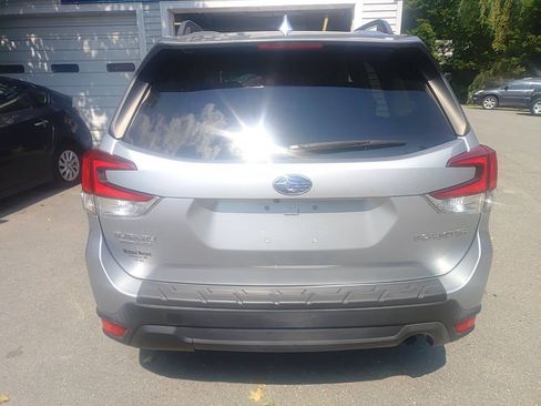 Used 2019 Subaru Forester Premium AWD/4WD image 7