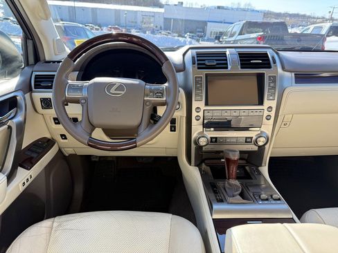 Used 2017 Lexus GX 460 image 21