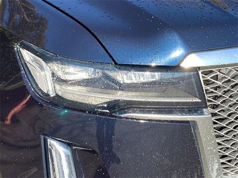 Used 2021 Cadillac Escalade Premium Luxury Platinum image 4