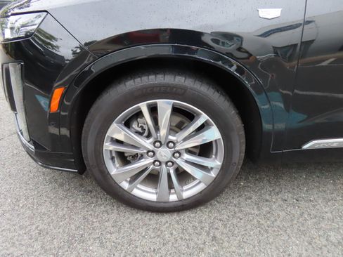 Used 2023 Cadillac XT6 Premium Luxury w/ Technology Package AWD/4WD image 10