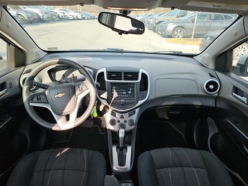 Used 2017 Chevrolet Sonic LT image 7