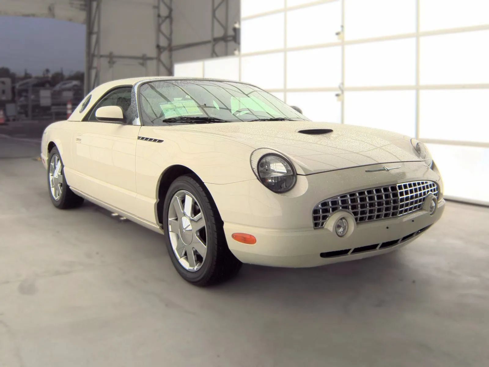 Used 2002 Ford Thunderbird RWD image 2