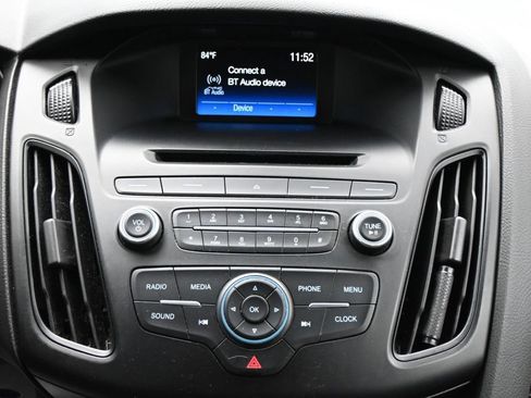 Used 2016 Ford Focus SE FWD image 20