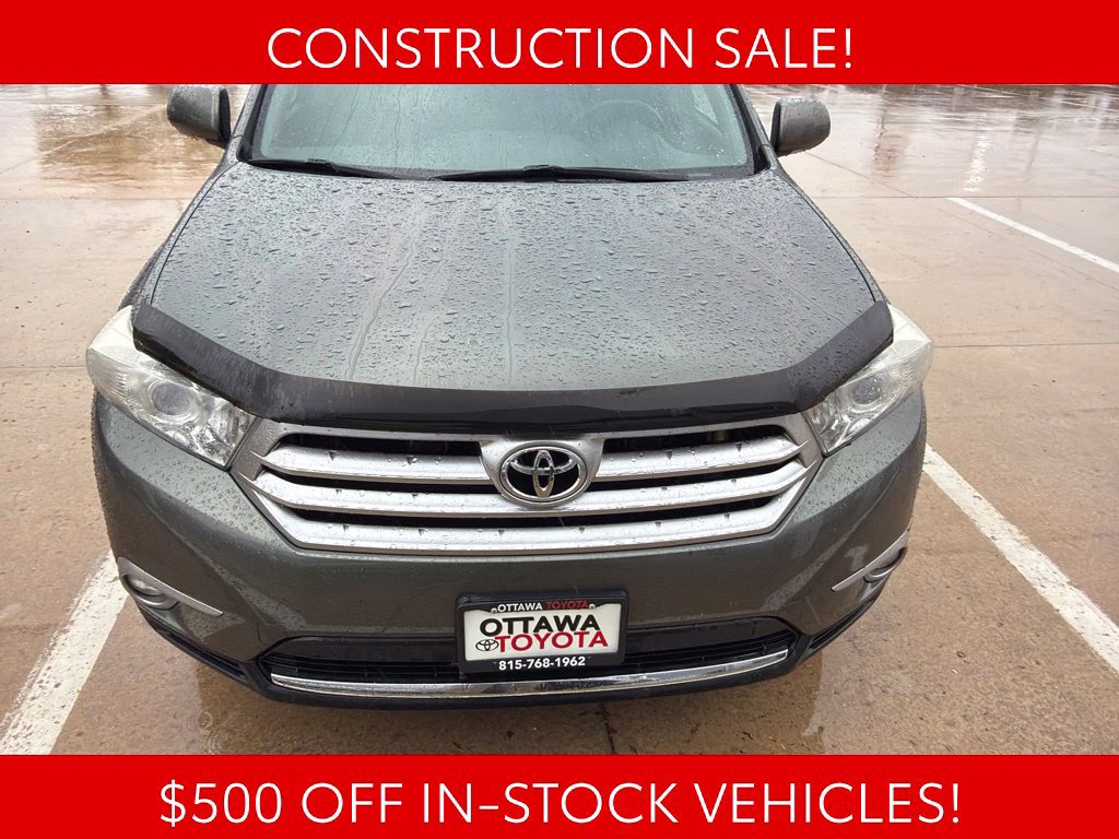 Used 2012 Toyota Highlander Limited w/ Tow Pkg AWD/4WD image 3