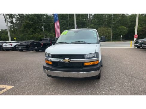 Used 2025 Chevrolet Express 3500 LT w/ LT Preferred Equipment Group RWD image 7