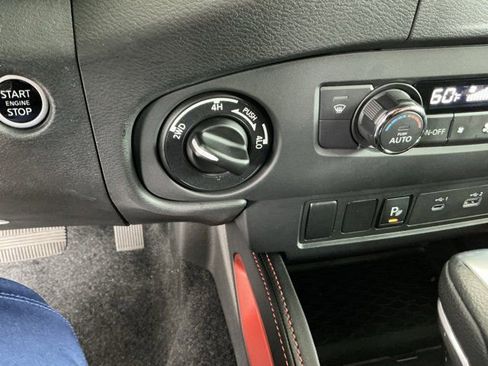 Used 2024 Nissan Frontier PRO-4X w/ Technology Package AWD/4WD image 24