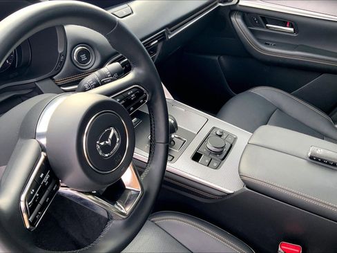 Used 2024 MAZDA CX-90 3.3 Turbo S w/ Premium Package image 18