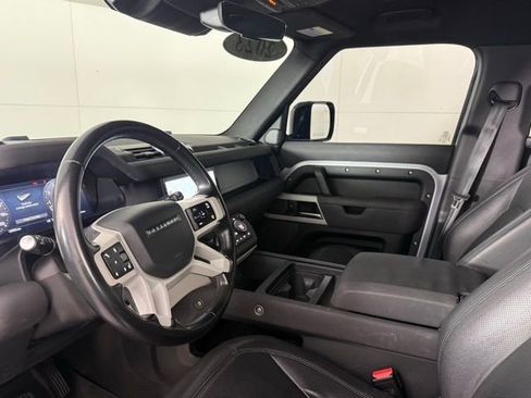 Used 2023 Land Rover Defender 110 SE image 6
