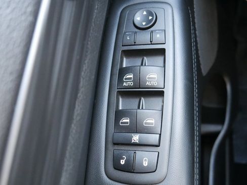 Used 2022 Jeep Grand Cherokee Laredo X image 26