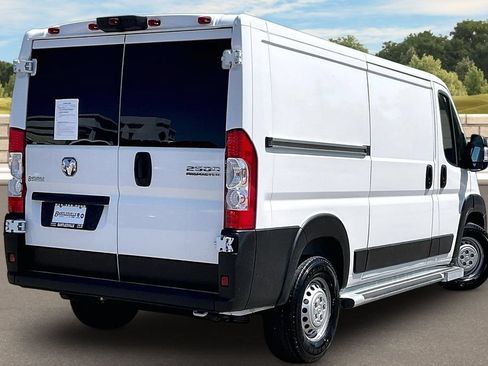 Used 2025 RAM ProMaster 2500 w/ U-Haul Equipment Group FWD image 10