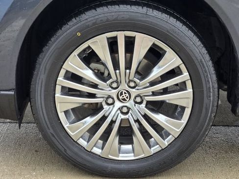 Used 2023 Toyota Venza Limited AWD/4WD image 11