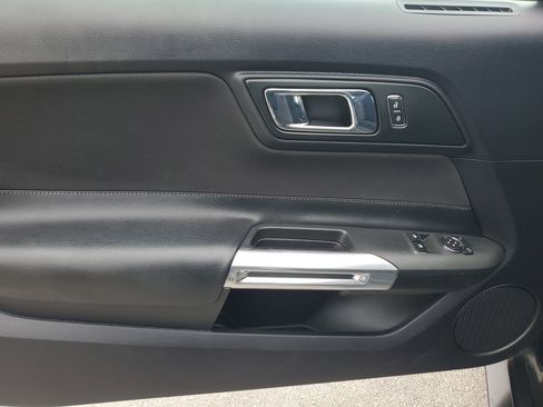 Used 2015 Ford Mustang Coupe image 16