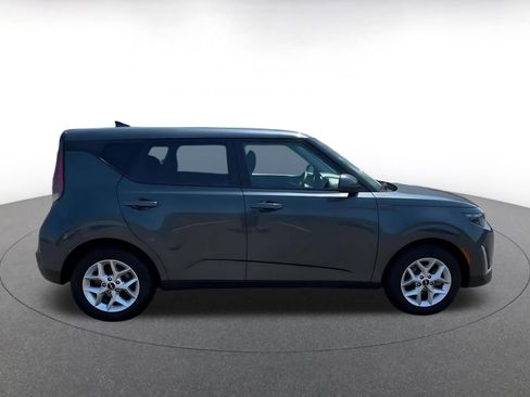 Used 2025 Kia Soul LX w/ LX Technology Package FWD image 16