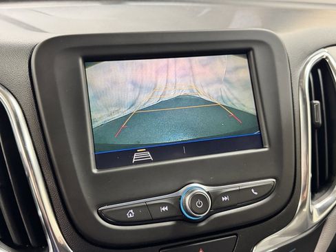 Used 2021 Chevrolet Equinox LS image 34