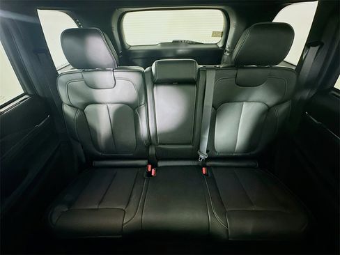 New 2025 Jeep Grand Cherokee Overland image 10