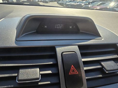 Used 2013 Toyota Corolla LE image 21