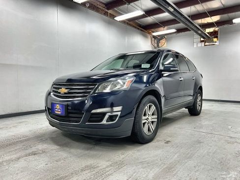 Used 2015 Chevrolet Traverse LT image 1
