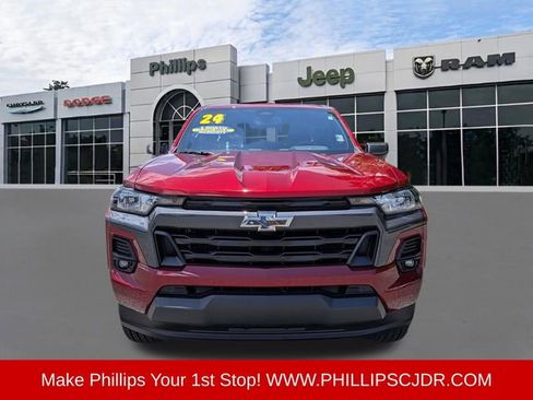 Used 2024 Chevrolet Colorado LT w/ LT Convenience Package II RWD image 8