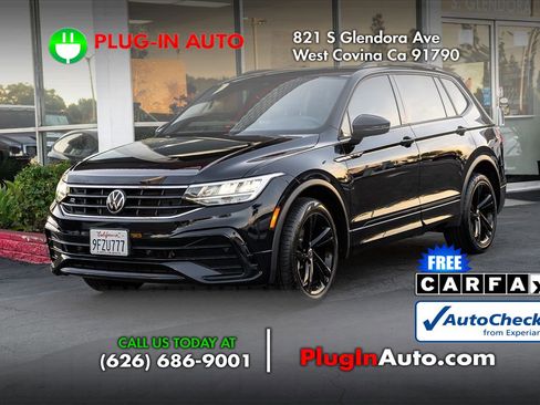 Used 2023 Volkswagen Tiguan SE R-Line image 1