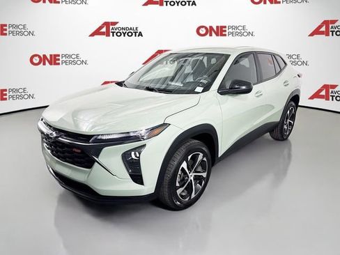 Used 2024 Chevrolet Trax RS image 3