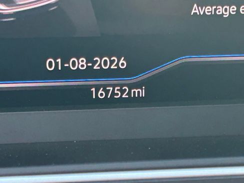 Used 2024 Volkswagen Tiguan SEL R-Line image 31