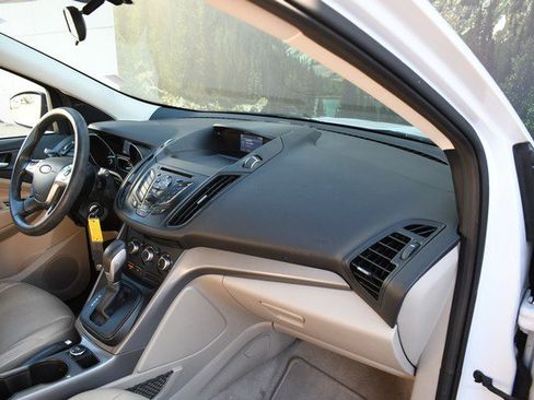 Used 2015 Ford Escape SE image 24