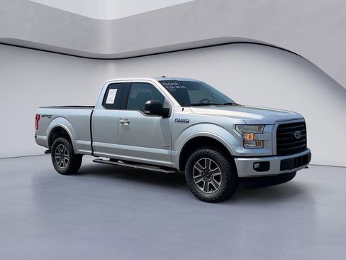 Used 2017 Ford F150 XLT w/ Equipment Group 302A Luxury AWD/4WD image 7