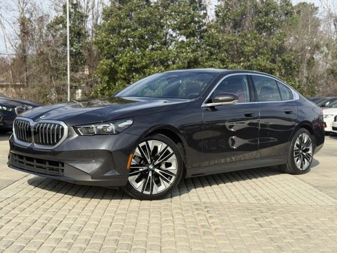 Certified 2025 BMW 530i w/ Premium Package image 1