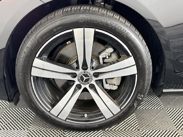 Used 2025 Mercedes-Benz C 300 Sedan image 34