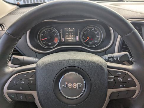 Used 2014 Jeep Cherokee Latitude w/ Comfort/Convenience Group image 29