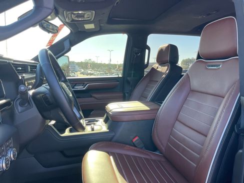Used 2025 GMC Sierra 2500 Denali Ultimate image 13