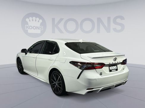 Used 2023 Toyota Camry SE FWD image 4
