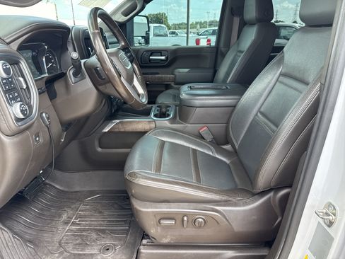 Used 2020 GMC Sierra 3500 Denali w/ Denali Ultimate Package AWD/4WD image 10