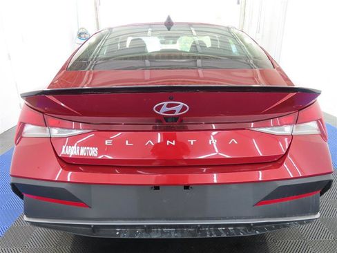 Used 2025 Hyundai Elantra Sport FWD image 7
